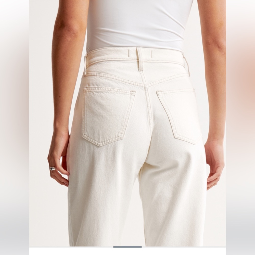 NWT Abercrombie High Rise Loose Jean - Picture 4 of 5